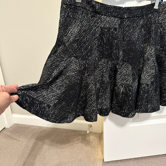 Banana Republic Black patterned skirt - Picture 4 of 5